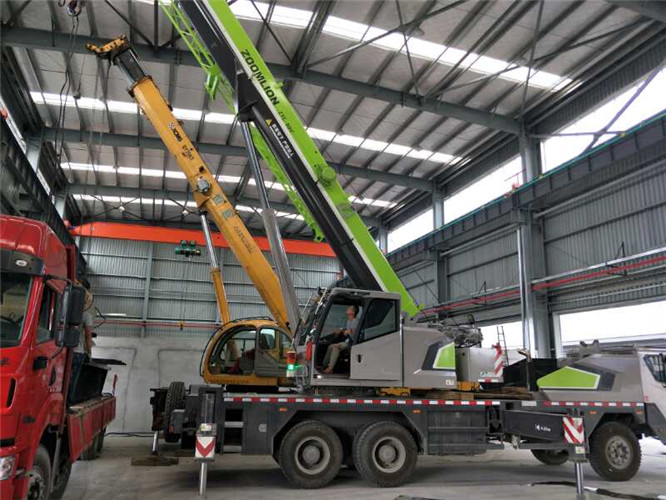 彭阳县高空车出租需要注意哪些安全事项？