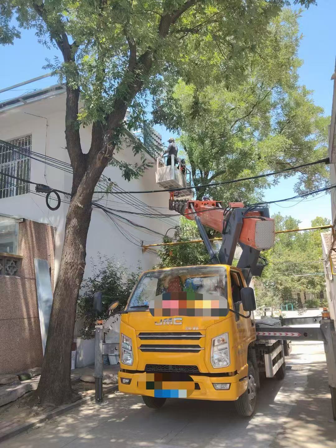 彭阳县高空作业车能吊装重物吗？最大承载多少公斤？