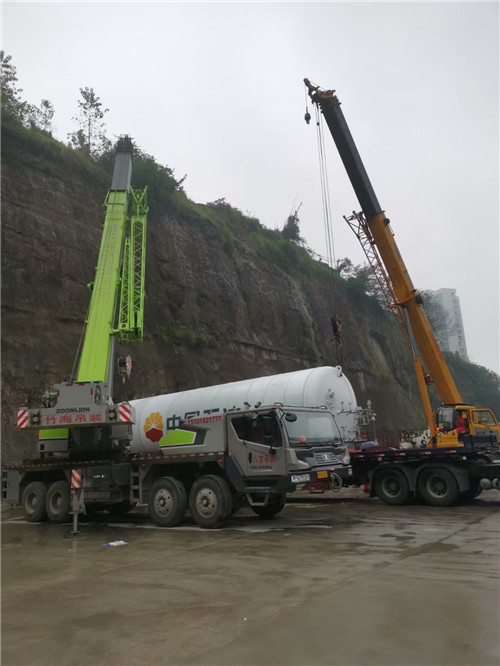 彭阳县“不怕风雨冻”—— 吊车的 “恶劣环境适应” 技术
