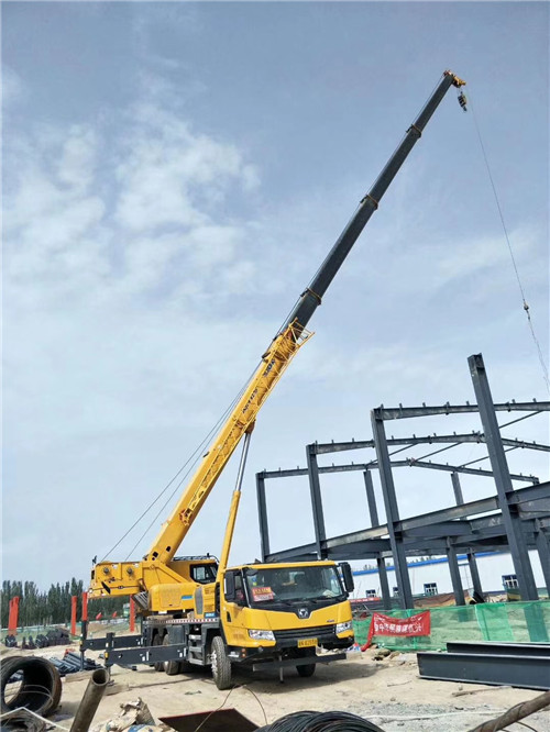 彭阳县超高层建筑钢结构吊装案例